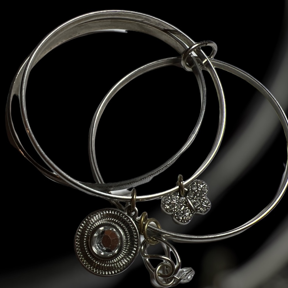 Silver bangles bracelet